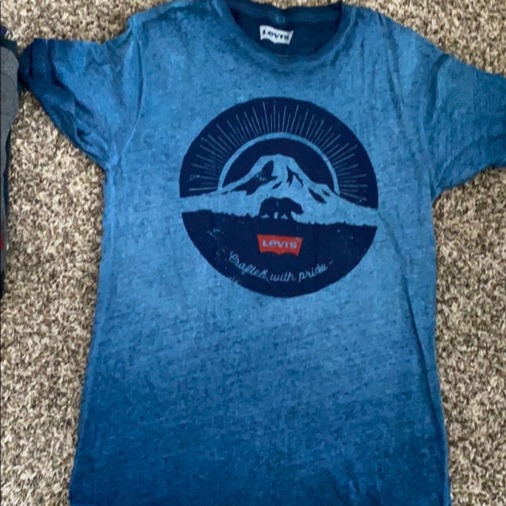 Levi’s men shirt